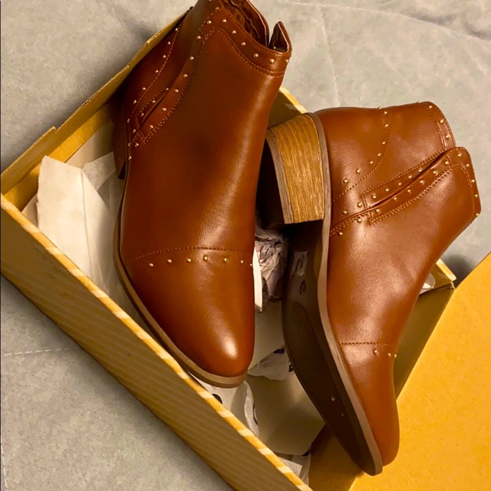 NEW women boots